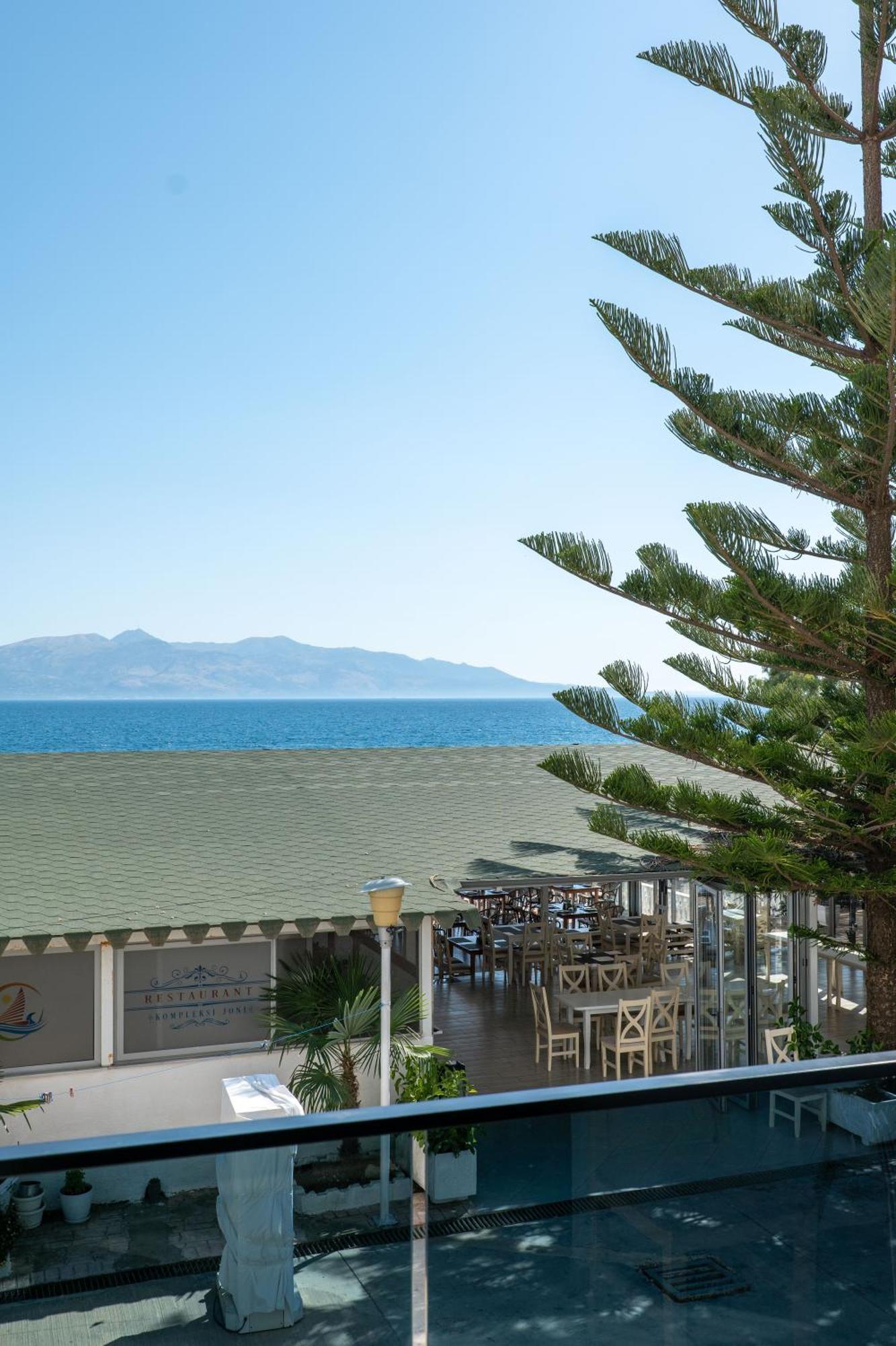 Hotel Kompleks Joni Sarandë Exterior foto