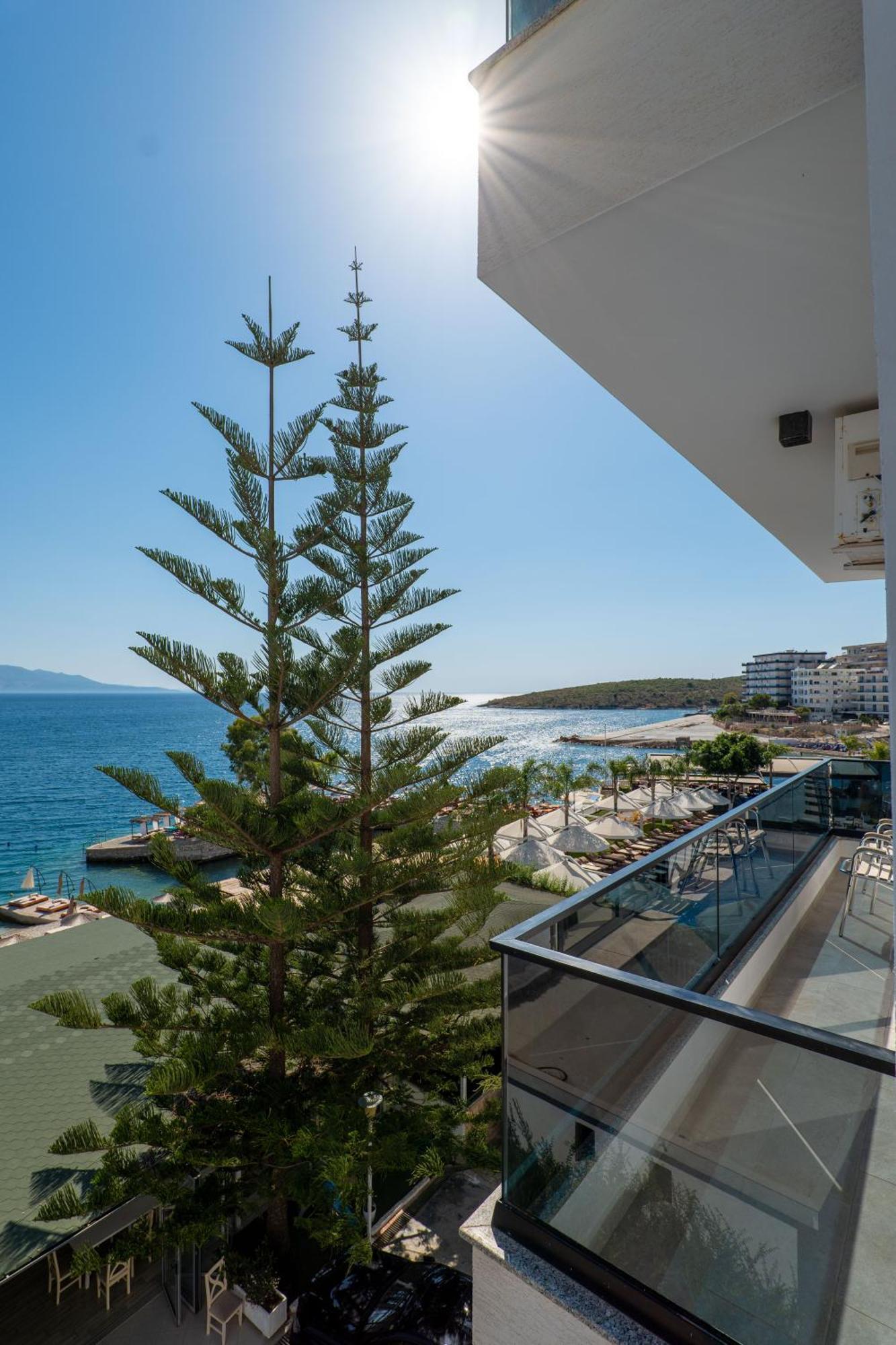 Hotel Kompleks Joni Sarandë Exterior foto