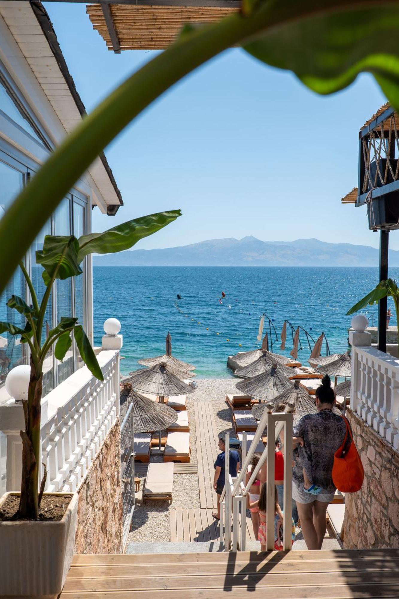 Hotel Kompleks Joni Sarandë Exterior foto