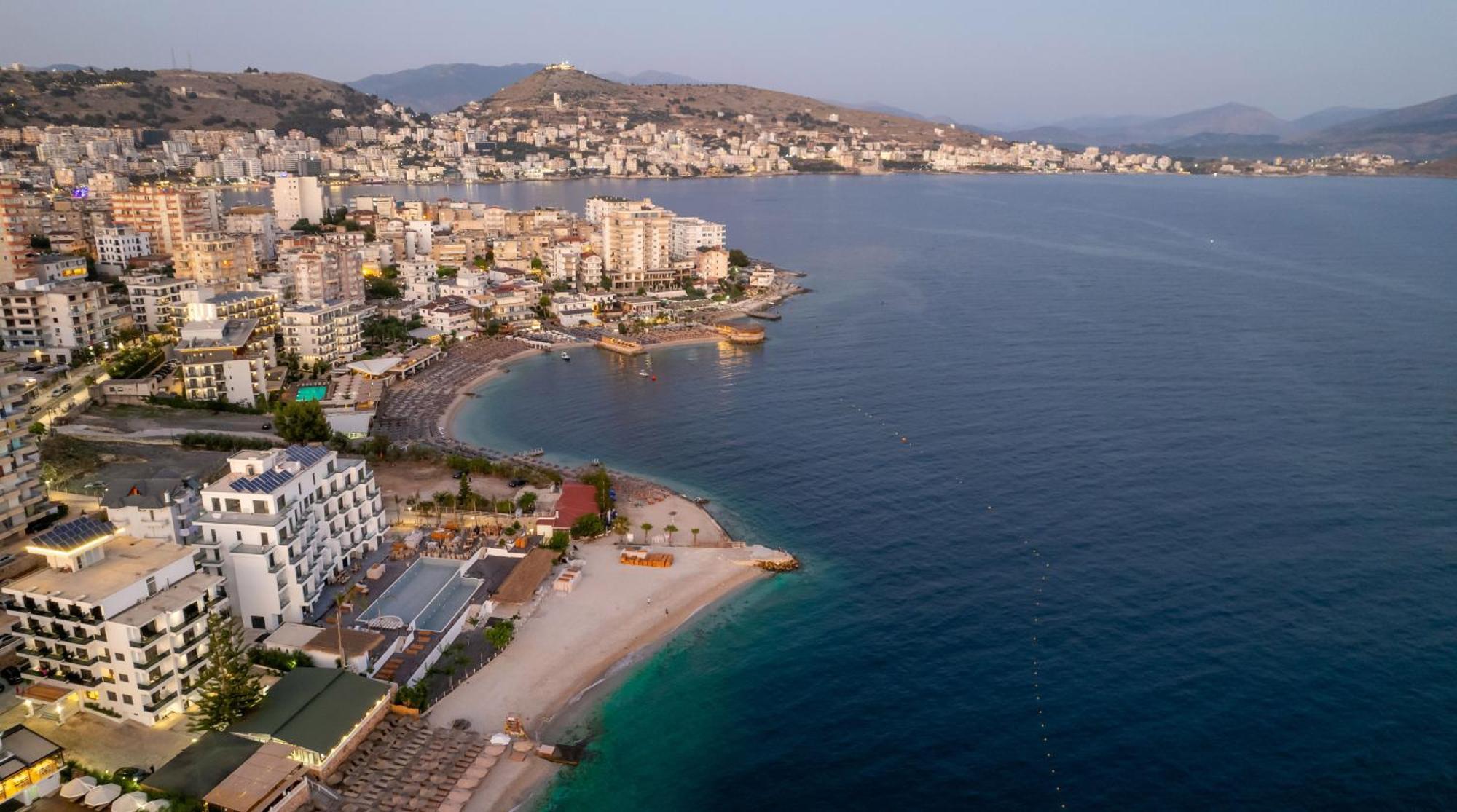 Hotel Kompleks Joni Sarandë Exterior foto