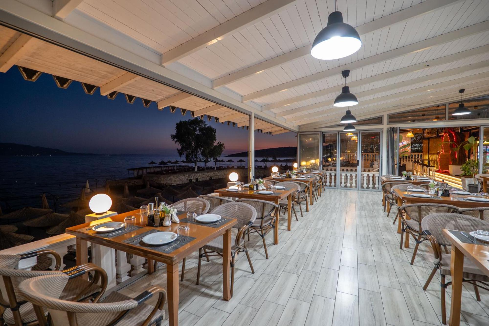 Hotel Kompleks Joni Sarandë Exterior foto
